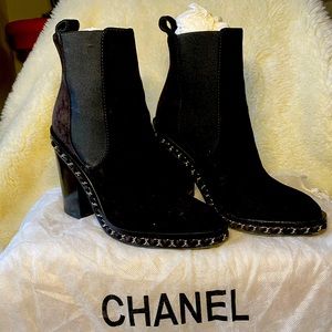 CHANEL 👢 BOOTS